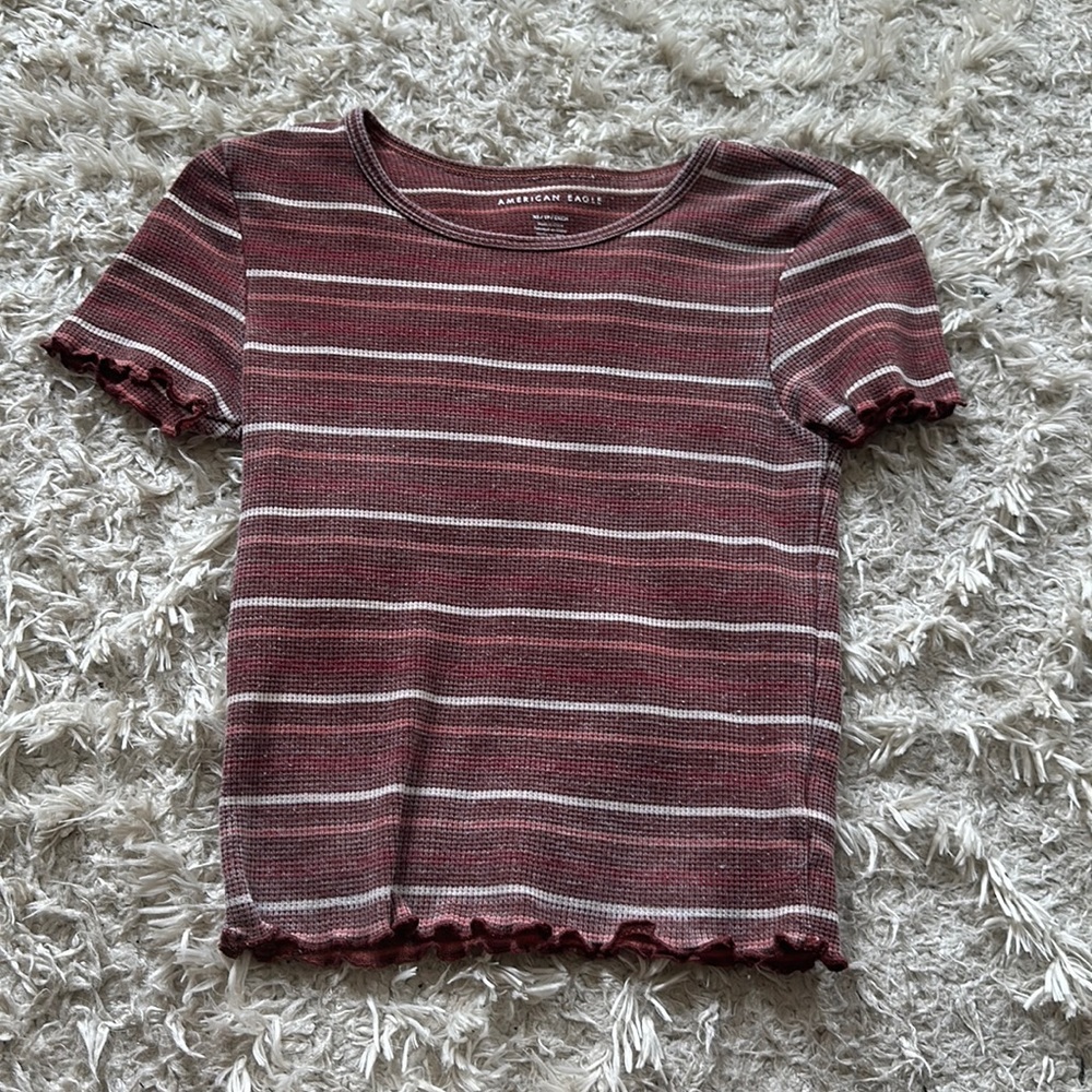 American Eagle Cropped T shirt